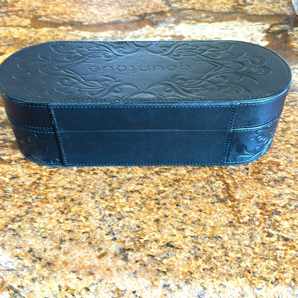 Younique Presenters Case 🆕 Condition! - Picture 5 of 6